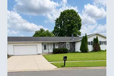 309 S Klein Dr, Waunakee, WI 53597 - Photo 1