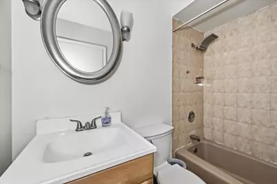 8528 W Potomac Ave, Milwaukee, WI 53225 - Photo 10