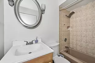 8528 W Potomac Ave, Milwaukee, WI 53225 - Photo 10