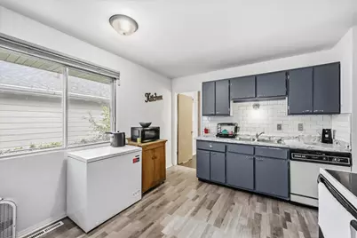 8528 W Potomac Ave, Milwaukee, WI 53225 - Photo 6