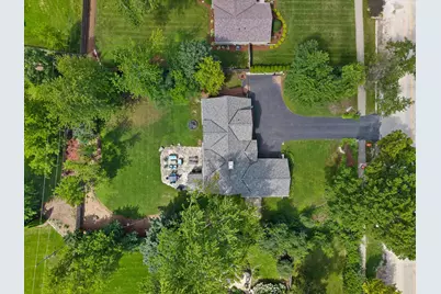7857 N Lake Dr, Fox Point, WI 53217 - Photo 4