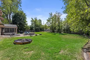 7857 N Lake Dr, Fox Point, WI 53217 - Photo 50