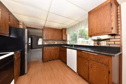 1475 S 95th St, West Allis, WI 53214 - Photo 8