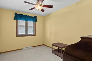 5110 White Fox Dr, Sheboygan, WI 53081 - Photo 16