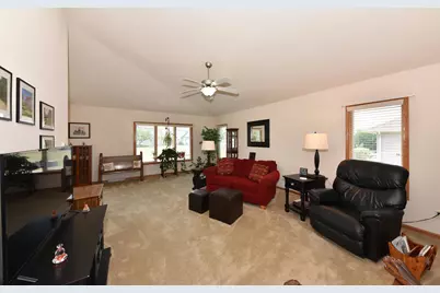 369 N Redding Cir, Belgium, WI 53004 - Photo 4