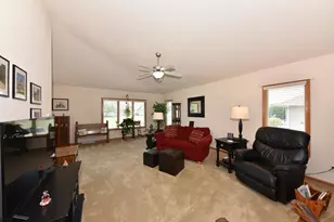 369 N Redding Cir, Belgium, WI 53004 - Photo 4
