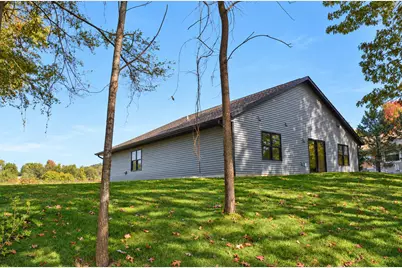 906  Jackpine Dr, Holmen, WI 54636 - Photo 4