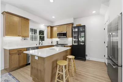 2604 E Park Pl #1, Milwaukee, WI 53211 - Photo 6