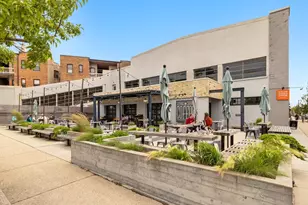 2604 E Park Pl, Milwaukee, WI 53211 - Photo 20