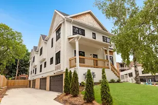 2604 E Park Pl, Milwaukee, WI 53211 - Photo 16