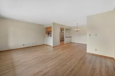 W176N9763  Rivercrest Dr, Germantown, WI 53022 - Photo 2