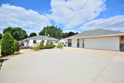 4460 S 21st St, Milwaukee, WI 53221 - Photo 8