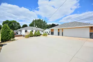 4460 S 21st St, Milwaukee, WI 53221 - Photo 8