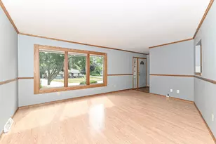 209 Parkview Dr, Burlington, WI 53105 - Photo 10