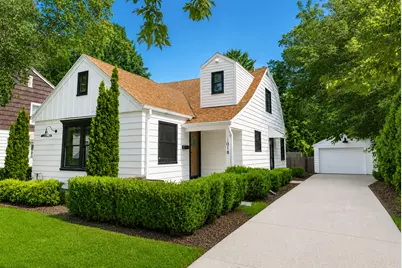 1018 E Hampton Rd, Whitefish Bay, WI 53217 - Photo 1