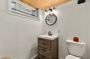 1018 E Hampton Rd, Whitefish Bay, WI 53217 - Photo 16