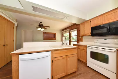 4204  Menomonee River Pkwy, Wauwatosa, WI 53222 - Photo 8