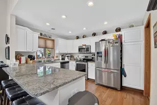 402 Green Valley Dr, Racine, WI 53406 - Photo 6