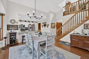 402 Green Valley Dr, Racine, WI 53406 - Photo 4