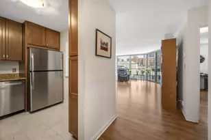 1660 N Prospect Ave, Milwaukee, WI 53202 - Photo 10