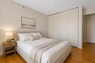 1660 N Prospect Ave, Milwaukee, WI 53202 - Photo 16
