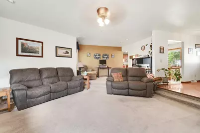982 W Acorn Dr, Lomira, WI 53048 - Photo 4