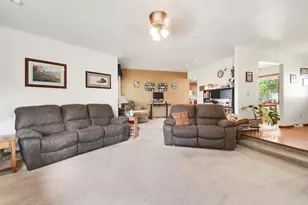 982 W Acorn Dr, Lomira, WI 53048 - Photo 4