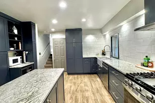 727 E Madison St, Oconomowoc, WI 53066 - Photo 4