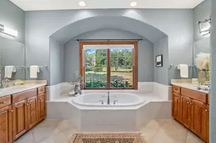 232 Steeple Pointe Cir, Delafield, WI 53018 - Photo 10