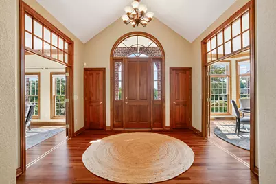 232  Steeple Pointe Cir, Delafield, WI 53018 - Photo 2
