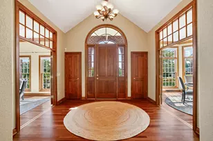 232 Steeple Pointe Cir, Delafield, WI 53018 - Photo 2