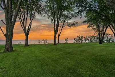 13464 N Lakewood Dr, Mequon, WI 53097 - Photo 2
