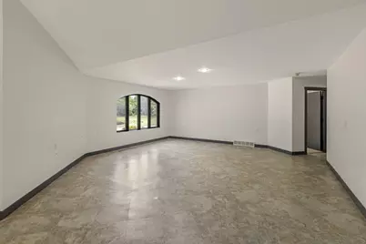 903 W Hazel Ridge Rd, Elkhorn, WI 53121 - Photo 6