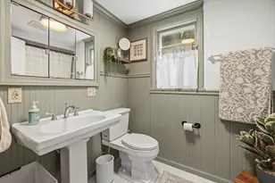 W278N2147 Lakeview Dr, Pewaukee, WI 53072 - Photo 24
