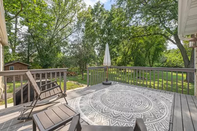 W278N2147  Lakeview Dr, Pewaukee, WI 53072 - Photo 6