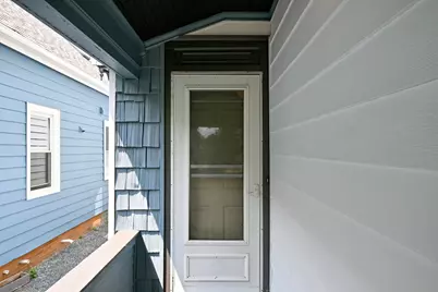 2525 N Pierce St, Milwaukee, WI 53212 - Photo 2