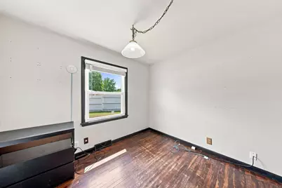 9020 S Chicago Ct, Oak Creek, WI 53154 - Photo 12