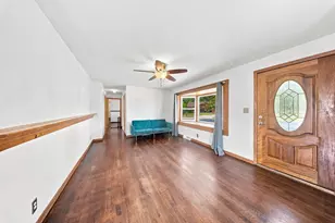 9020 S Chicago Ct, Oak Creek, WI 53154 - Photo 4