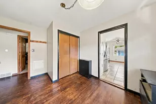 9020 S Chicago Ct, Oak Creek, WI 53154 - Photo 14