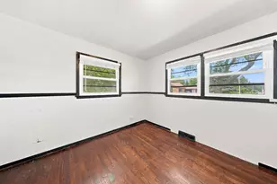 9020 S Chicago Ct, Oak Creek, WI 53154 - Photo 16