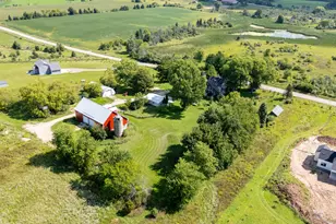 1615 Ulao Parkway, Grafton, WI 53024 - Photo 4