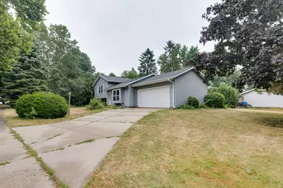 105  Joellen Dr, Waukesha, WI 53188 - Photo 2