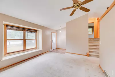105  Joellen Dr, Waukesha, WI 53188 - Photo 10