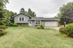 105 Joellen Dr, Waukesha, WI 53188 - Photo 1