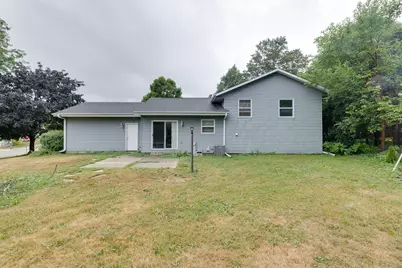 105  Joellen Dr, Waukesha, WI 53188 - Photo 4