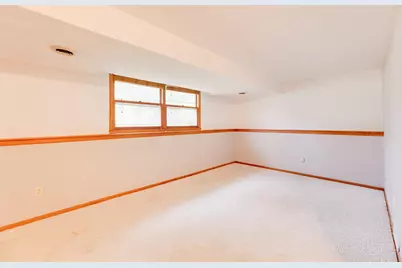 105  Joellen Dr, Waukesha, WI 53188 - Photo 16