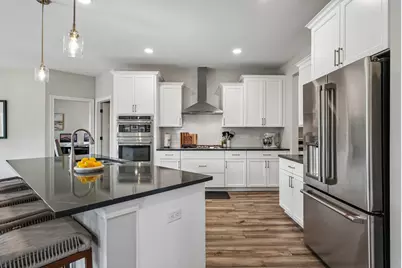 W242N5623  Peppertree Dr, Sussex, WI 53089 - Photo 8