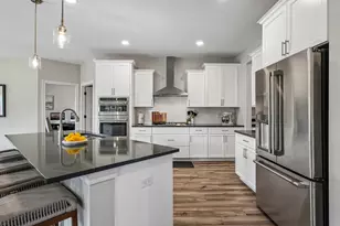 W242N5623 Peppertree Dr, Sussex, WI 53089 - Photo 8