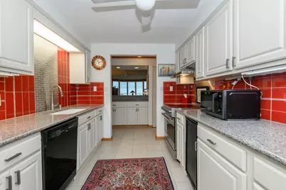 2525 S Shore Dr #16D, Milwaukee, WI 53207 - Photo 18