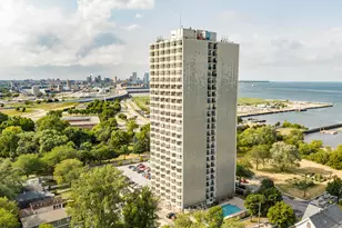 2525 S Shore Dr, Milwaukee, WI 53207 - Photo 1